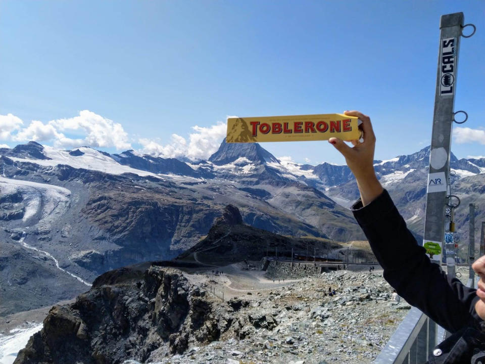 瑞士三角朱古力Toblerone轉生產地改包裝 經典馬特洪峰圖案遭移除 隱藏熊人有冇得保留？