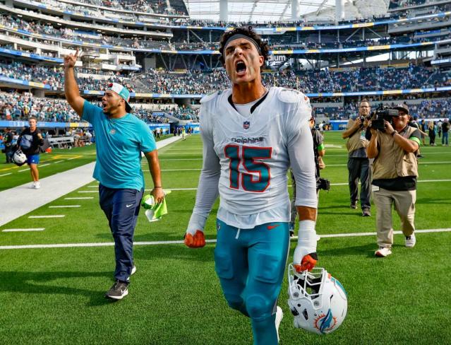 AI robot fans seen at Chargers-Dolphins game