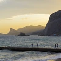 Sonnenuntergang in einem Beach-Ressort auf der russisch besetzen Halbinsel Krim.