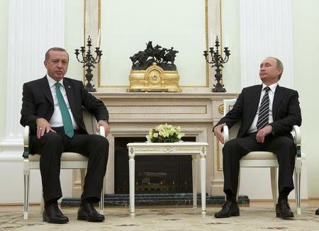 Russian President Vladimir Putin (R) meets with Turkish President Tayyip Erdogan at the Kremlin in Moscow, Russia, September 23, 2015. REUTERS/Ivan Sekretarev/Pool