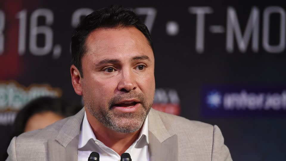 De La Hoya wants a crack at fighting McGregor. Pic: Getty