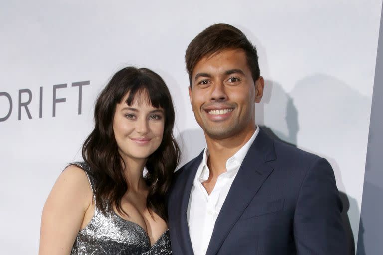 Shailene Woodley y Ben Volavola en la premiere de A la deriva en 2018