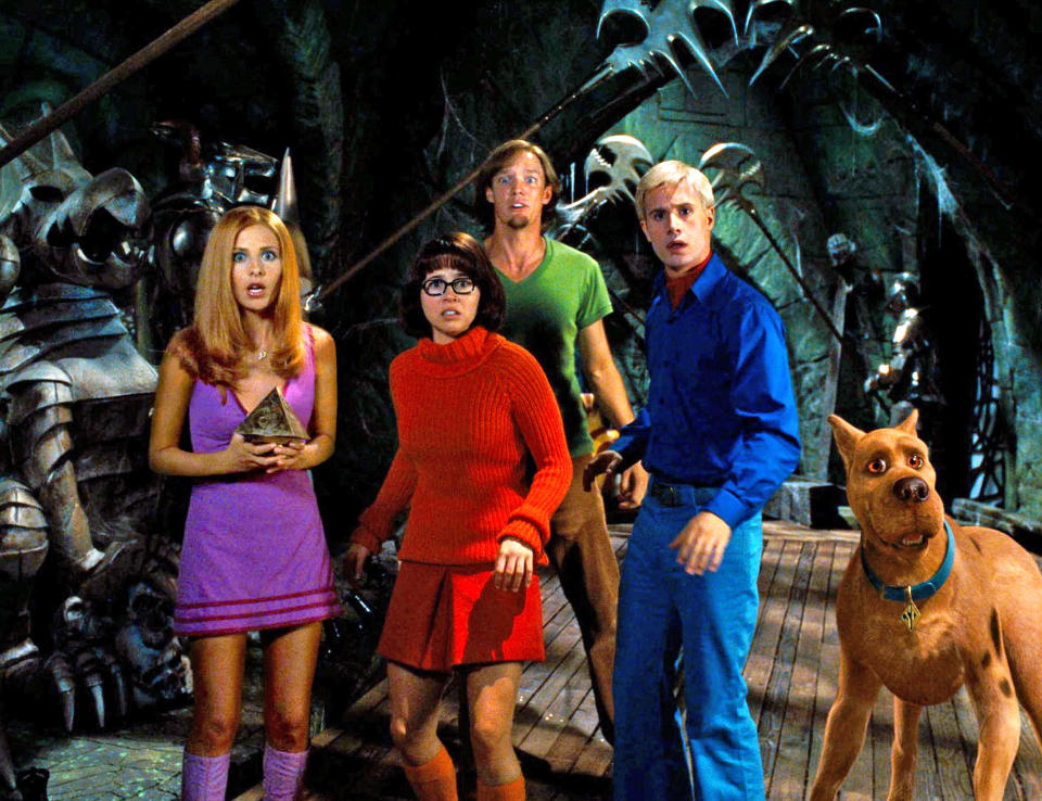 Image: Prod DB A(C) Village Road Show - Hanna Barbera / DRSCOOBY-DOO (SCOOBY DOO) de Raja Gosnell 2002 USAavec Sarah Michelle Gellar, Linda Cardellini, Matthew Lillard et Freddie Prinze Jr.chien humain, aventures, exploration, souterraind'apres les per (Village Road Show / Hanna Barbera)