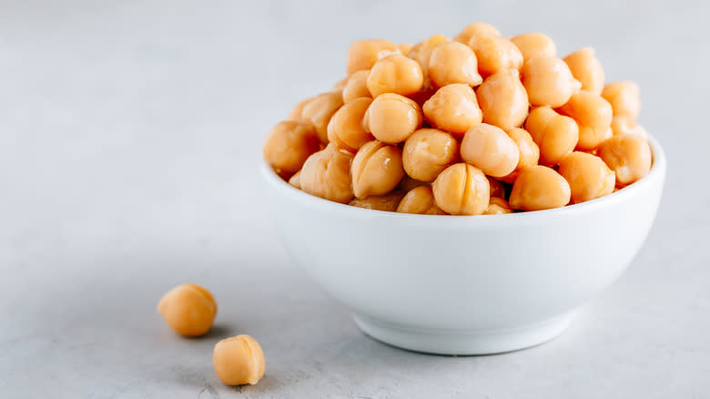 white bowl of chickpeas