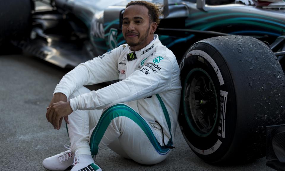 Lewis Hamilton won in Suzuka to put himself close to a fifth world title.