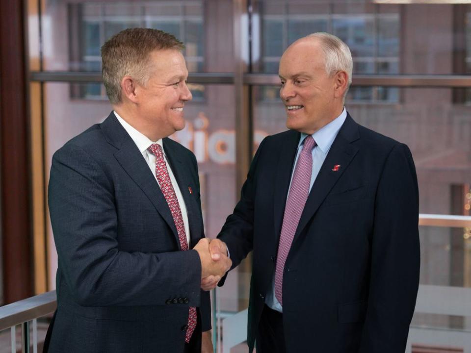  Bank of Nova Scotia chief executive Brian Porter, right, will be replaced by Finning CEO Scott Thomson, left.