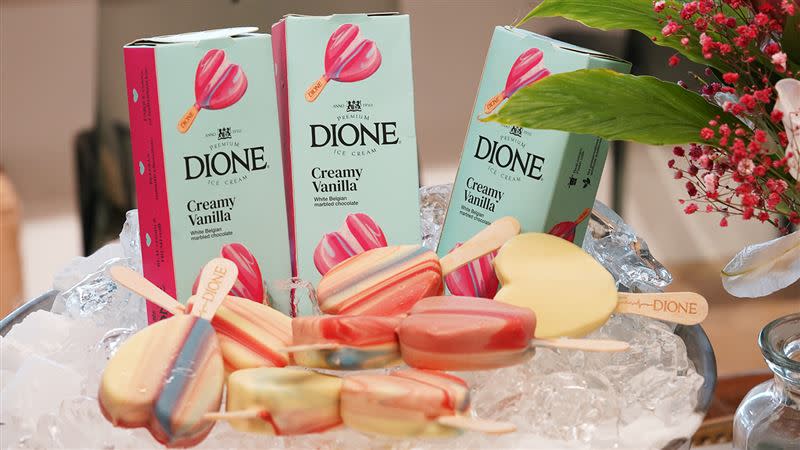 來自立陶宛的冰淇淋品牌「DIONE」七夕推出超夢幻「漸層愛心冰棒」，即日起在全台7-ELEVEN開賣。（圖／SUNFRIEND MOUTH提供）