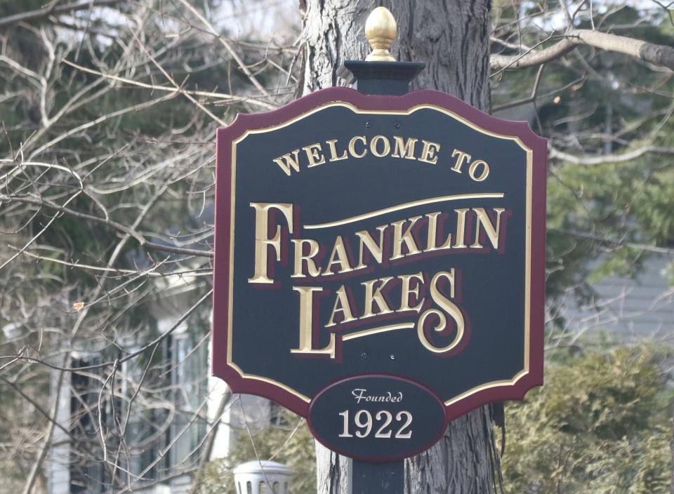 The welcome to Franklin Lakes sign on Franklin Avenue.