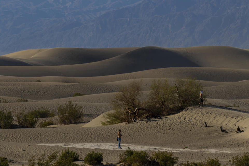 到15日中午，加州著名的死亡谷（Death Valley）的溫度已經達到了攝氏48度。（美聯社）