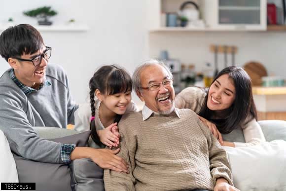 凱基人壽建議民眾可將保險納入失智症家庭支持系統的一環減輕照護壓力。