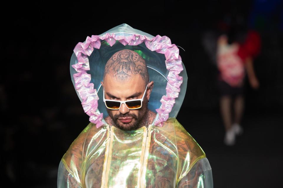 <p>Walério Araújo levou diversidade à passarela da 53ª São Paulo Fashion Week (Foto: Amauri Nehn/Brazil News)</p> 