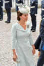 <p>Para la ocasión, Kate Middleton utilizó uno de sus estilos favoritos: un vestido corte abrigo. </p>