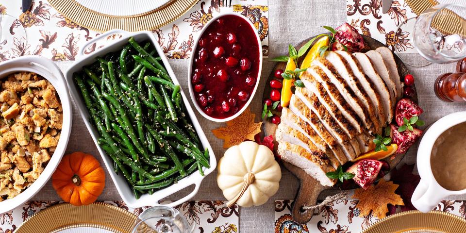 Thanksgiving dinner table setting