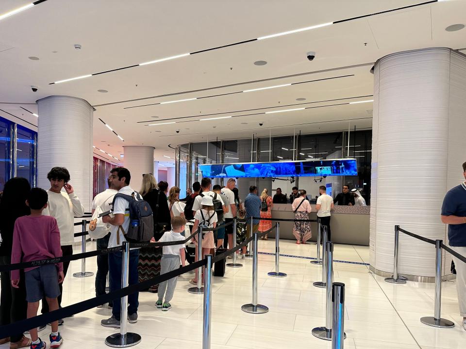 The line to the ticket booth for the tallest building in the world.