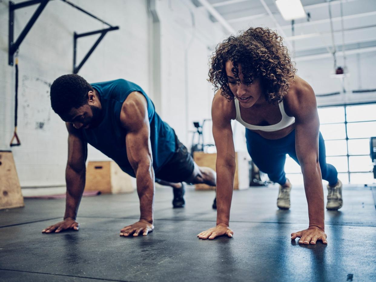 Couple doing planks