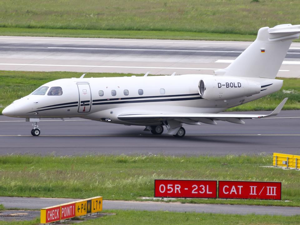 Embraer Legacy 450