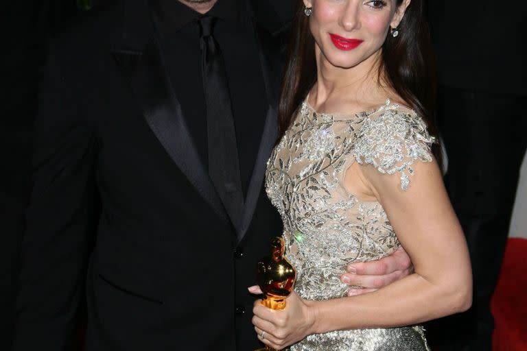 Sandra Bullock y Jesse James en 2010, luego de la ceremonia de los Oscar en la que triunfó la actriz; a los pocos días se separarían