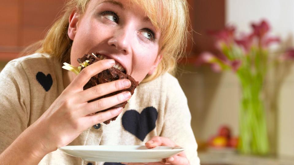 Mujer comiendo 