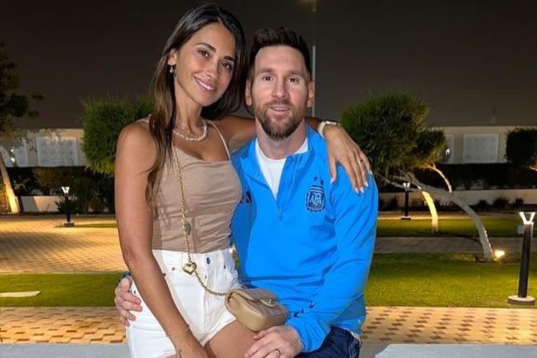 Lionel Messi y Antonella Roccuzzo compartieron un asado en la Universidad de Qatar; el capitán fue uno de los tres jugadores que decidió no salir de la concentración