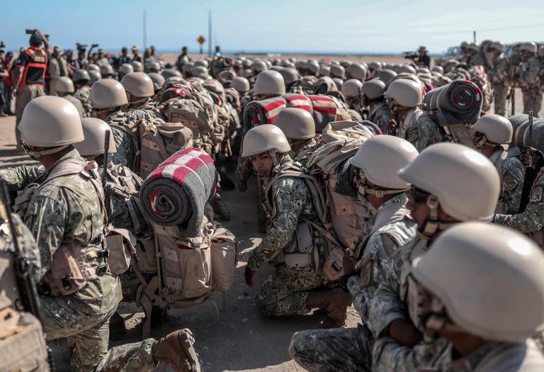 Perú inició despliegue de 300 militares en la frontera con Chile. (ALDAIR MEJIA / AFP)