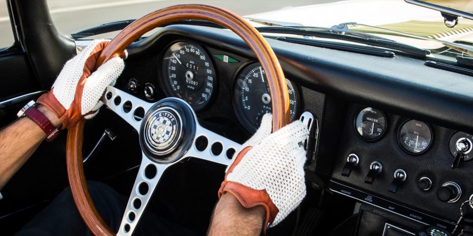 9 Men’s Driving Gloves That'll Have Everyone Thinking You Drive a Luxury Vehicle