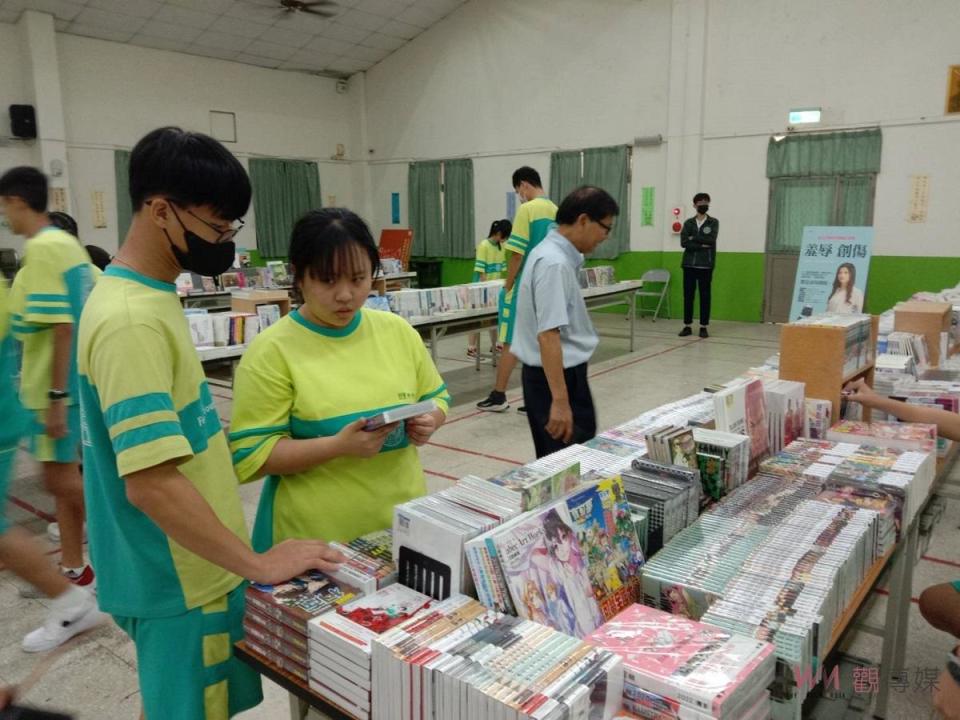 校方進一步表示，永年中學「生命教育課程．墨林饗宴」書展活動是校內年度重要活動，近年學校也邀請虎尾誠品書局共同策畫書展，同時邀請學者及在地文化專家到校分享或演講，更藉此機會廣邀臨近學校學生及家長蒞校聽演講、逛書展。