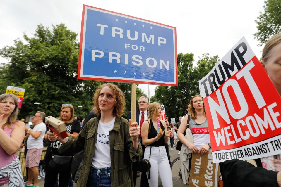 Protesters&nbsp;gathered near an entrance to the U.S. ambassador to the U.K.'s residence in London on July 12, 2018 as Trump arrived.&nbsp;