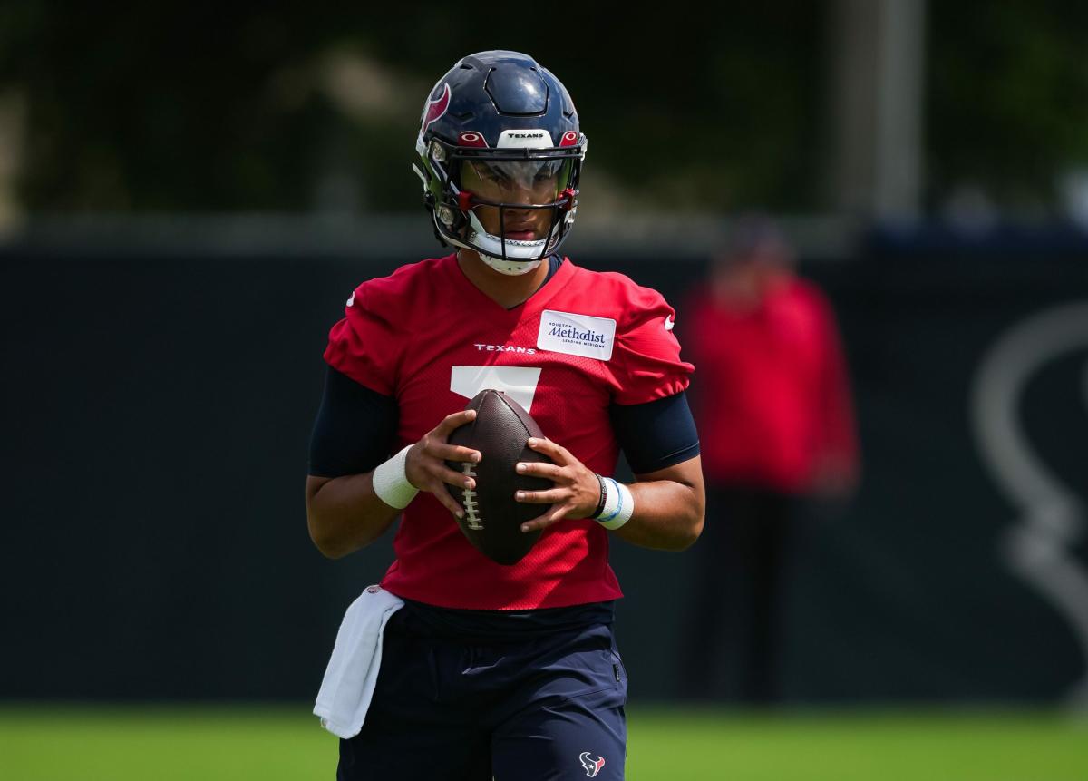 NFL Preseason Blitz: Texans rookie QB C.J. Stroud settles in with  impressive throws