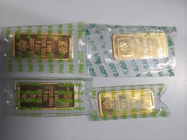 CISF detects 4 gold bars at IGI. 