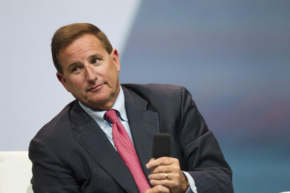 <p>Nachdem sich seine Oracle-Kollegin mit dem vierten Platz zufrieden geben musste, ist für Mark Hurd sogar ein Podiumsplatz drin. Auch er ist CEO von Oracle, verdient aber geringfügig mehr als seine Kollegin. (Foto: AFP) </p>