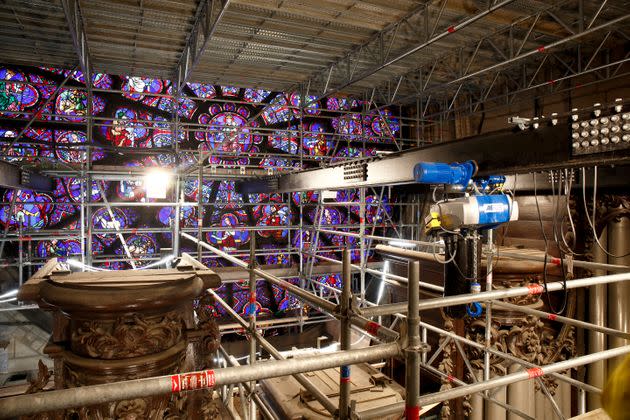 À la fin de l'été 2020, le grand orgue a été déposé et nettoyé en attendant d'être totalement restauré. Ici une vue de la rose occidentale depuis l'échafaudage. (Photo: David Bordes / Etablissement public chargé de la conservation et de la restauration de la cathédrale Notre-Dame de Paris)