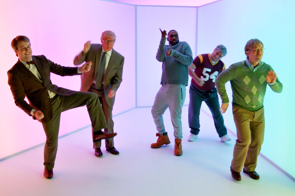 SATURDAY NIGHT LIVE -- 'Donald Trump' Episode 1687 -- Pictured: (l-r) Taran Killam, Donald Trump, Jay Pharoah as Drake, Bobby Moynihan, and Beck Bennett during the 'Hotline Bling Parody' sketch on November 7, 2015 -- (Photo by: Dana Edelson/NBC/NBCU Photo Bank via Getty Images)