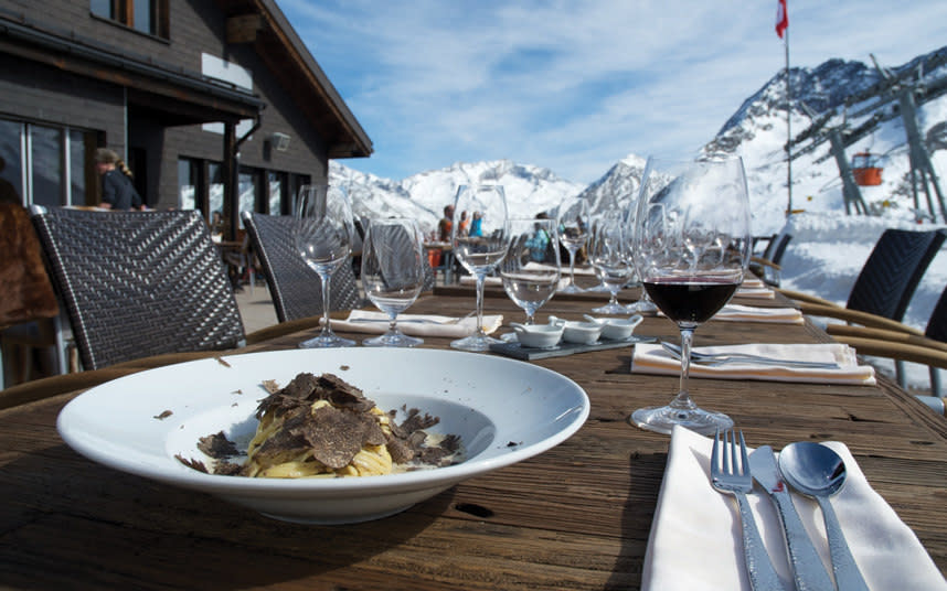 The Spielboden hut is run by the Fletschorn hotel, where the food has a Michelin star