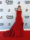 BEST: La Taylor (Swift) proves again that she can do no wrong on the red carpet. The dress makes a statement in rich red and stunning beading, and her hair, makeup and jewelry are all flawless. Well done. REUTERS/Eric Henderson (UNITED STATES - Tags: ENTERTAINMENT)