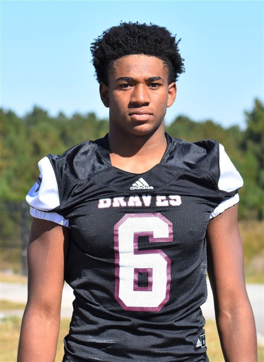 Jonathan Echols is one of the top edge rushers in the 2024 class. He played the 2021 season at Heard County High in Franklin, Georgia, and then transferred to IMG Academy in Bradenton, Florida.