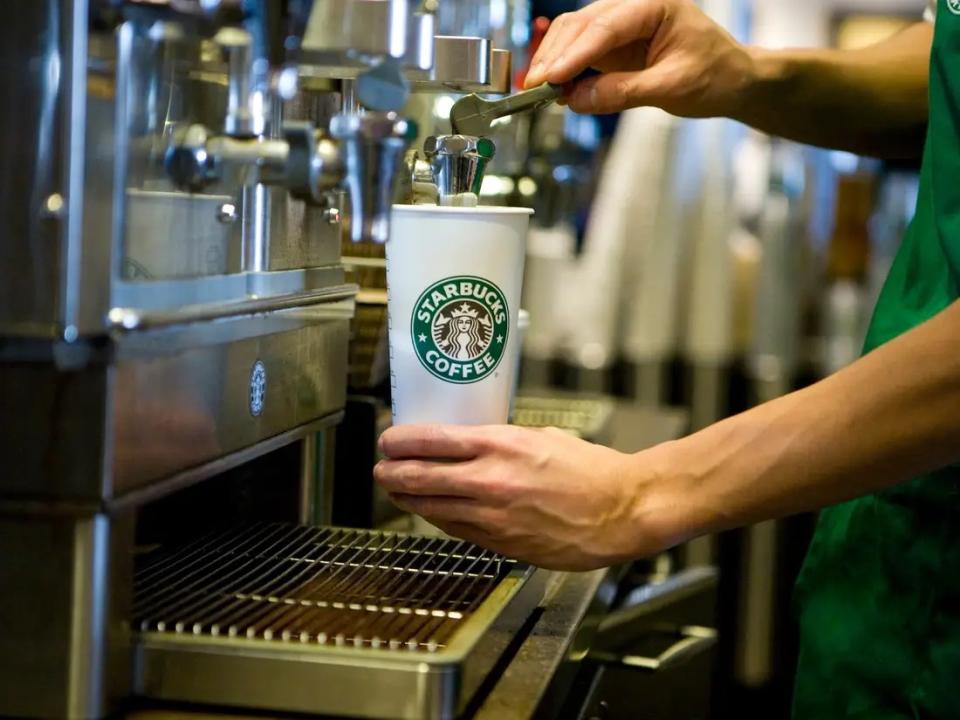 Baristas können euch verstehen, auch wenn ihr nicht den Starbucks-Jargon verwendet. - Copyright: Ramin Talaie/Corbis via Getty Images