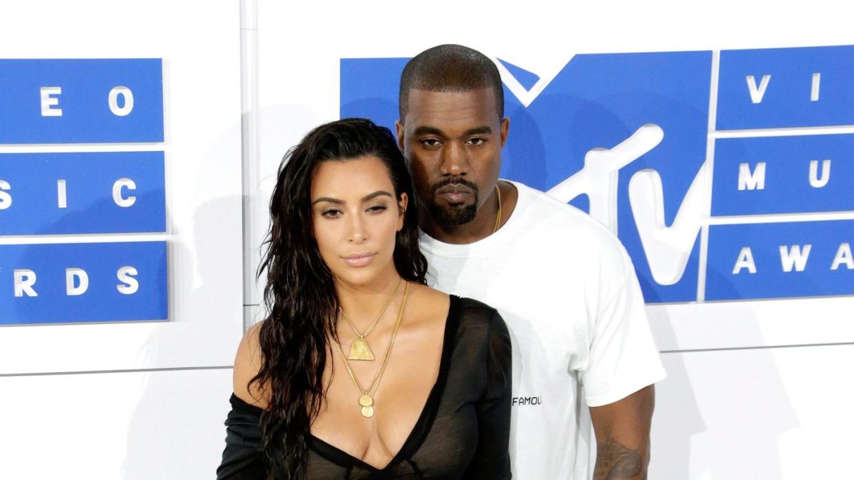 Die Nachbarn danken Kim Kardashian und Kayne West. Foto: Jason Szenes/EPA