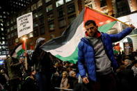 <p>Pro-Palestinian demonstrators gather in New York City, Dec. 8, 2017. (Photo: Brendan McDermid/Reuters) </p>