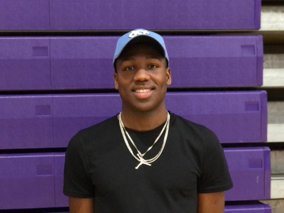 Forward GG Jackson, the No. 2 prospect for 2023, has decommitted from North Carolina and is expected to sign with South Carolina.