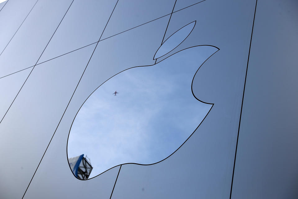 SAN FRANCISCO, CA - FEBRUARY 01:  The Apple logo is displayed on the exterior of an Apple Store on February 1, 2018 in San Francisco, California. Apple will report quarterly earnings after the closing bell.  (Photo by Justin Sullivan/Getty Images)