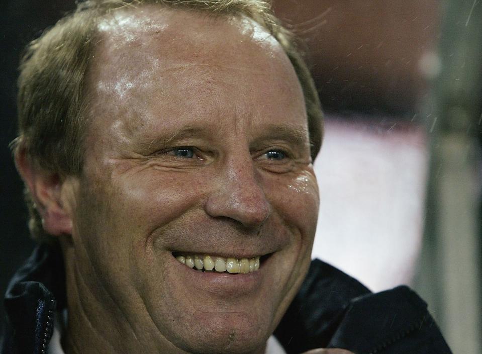 <p>Auch ehemalige deutsche Fußballhelden wagten den Schritt vor die Kamera. Der einstige "Terrier" war 1999 frisch als Bundestrainer entlassen worden, da zog es auch Berti Vogts auf ein ganz neues Spielfeld. (Bild: Jamie McDonald/Getty Images)</p> 