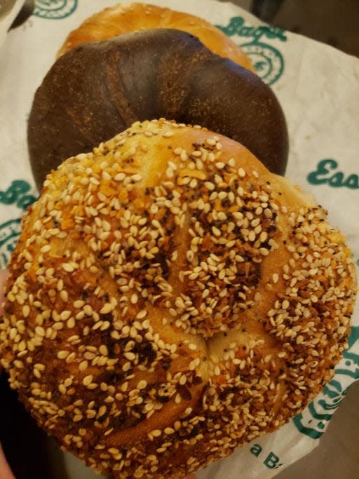 Ess-a-Bagel choices including everything, pumpernickel and sesame seed.