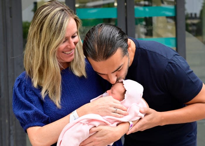 Andrea Prat con su marido Jacobo y su hija Gala