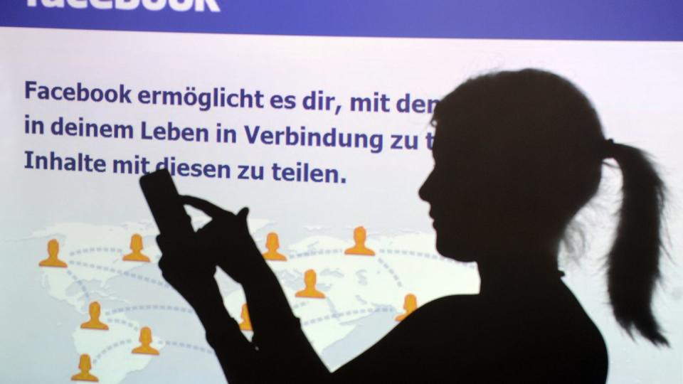 Das Mindestalter für die Nutzung von Facebook bleibt bei 13 Jahren. Foto: Armin Weigel