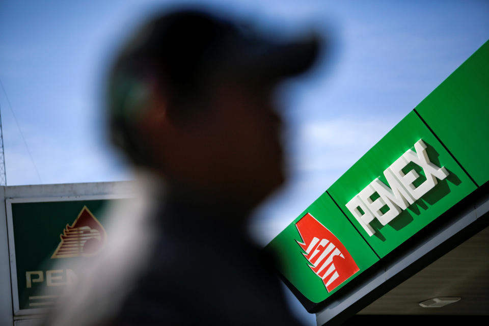 Gasolinera de Petroleos Mexicanos (Pemex) en Ciudad Juarez, México. REUTERS/Jose Luis Gonzalez