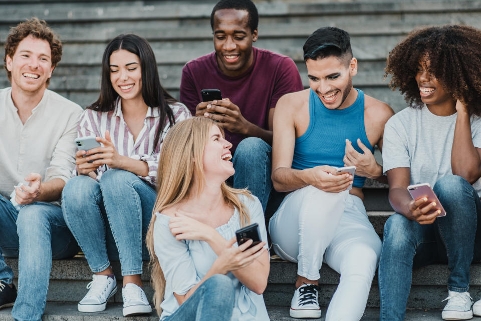 Los Z están acostumbrados a usar equipos electrónicos, a tener redes sociales y a aceptar la diversidad sin cuestionamientos (Foto:Getty)