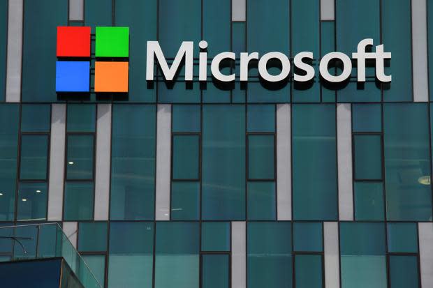 Microsoft (MSFT) seeks government regulations on the use of facial recognition technology.