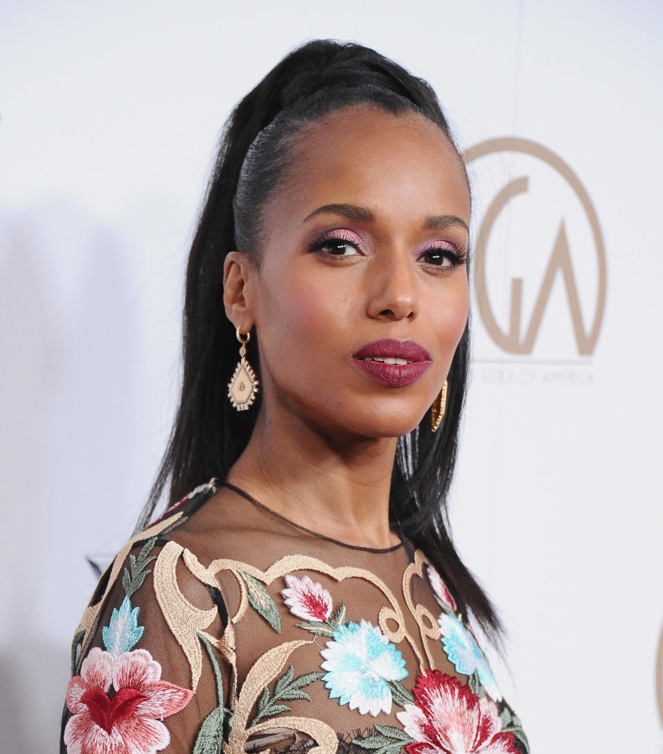 To achieve this look on Kerry Washington for the Producers Guild Awards in January, makeup artist <a href="https://www.instagram.com/p/BeOpQQUAAvn/?hl=en&amp;taken-by=carolagmakeup" target="_blank">Carola Gonzalez</a> used the same color for blush and eyelids. The result was a fresh, radiant look perfect for the warmer days ahead.