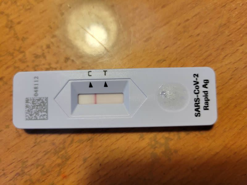 ▲資深媒體人邱明玉曾上周玉蔻的電視節目，她緊急快篩結果為陰性。（圖／邱明玉提供）