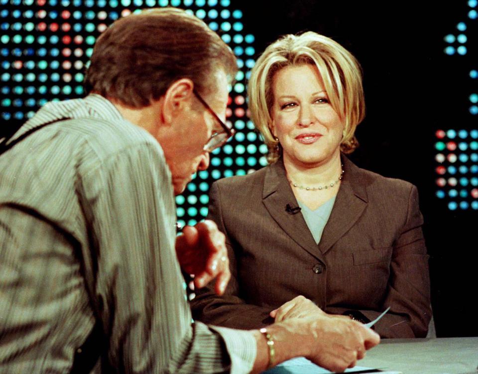 Entertainer Bette Midler is interviewed by talk show host Larry King on the Cable News Network's "Larry King Live" October 6, in Hollywood. Midler has a recently released album of songs entitled "Bathhouse Betty". rmp/Photo by Rose M. RMP/CM/AA